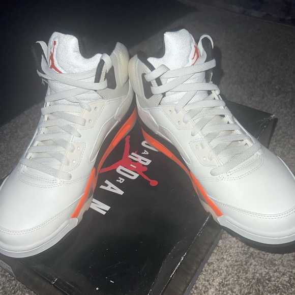 Shattered Backboard Jordan 5s - Picture 3 of 6